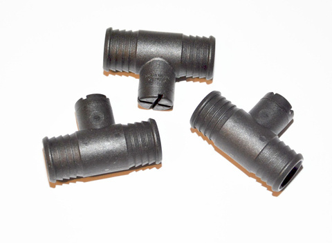 Łącznik plastikowy  na wąż z odpowietrzeniem 23mm